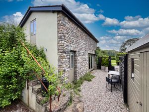 Photo 19- click for photo gallery